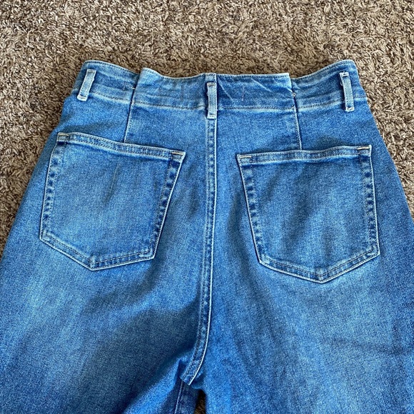 Hollister ultra high rise mom jeans - Picture 5 of 5